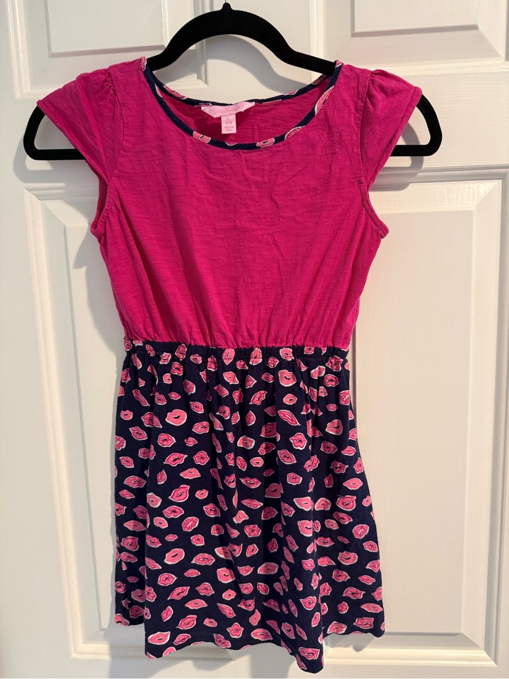 Lilly Pulitzer Girls Dress Size L 8-10 Pink Navy Lip Print Cap Sleeve Dress